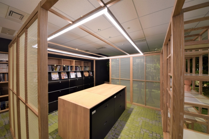 東京オフィスを増床し、バイオフィリックデザインを取り入れたフリーアドレスオフィスが完成しました。