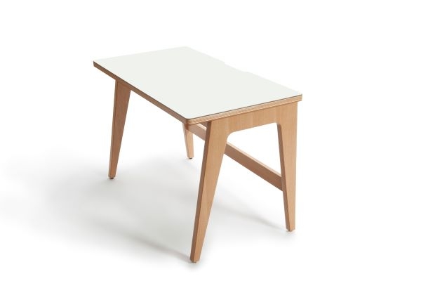 国産木材を使用したオリジナル家具を販売開始します。