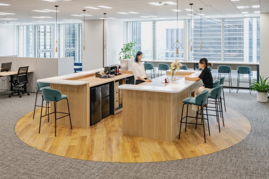 オフィスデザイン事例|交流・出会いを加速させ、個人とチームの生産性が高まる「Vialto Brand Office」