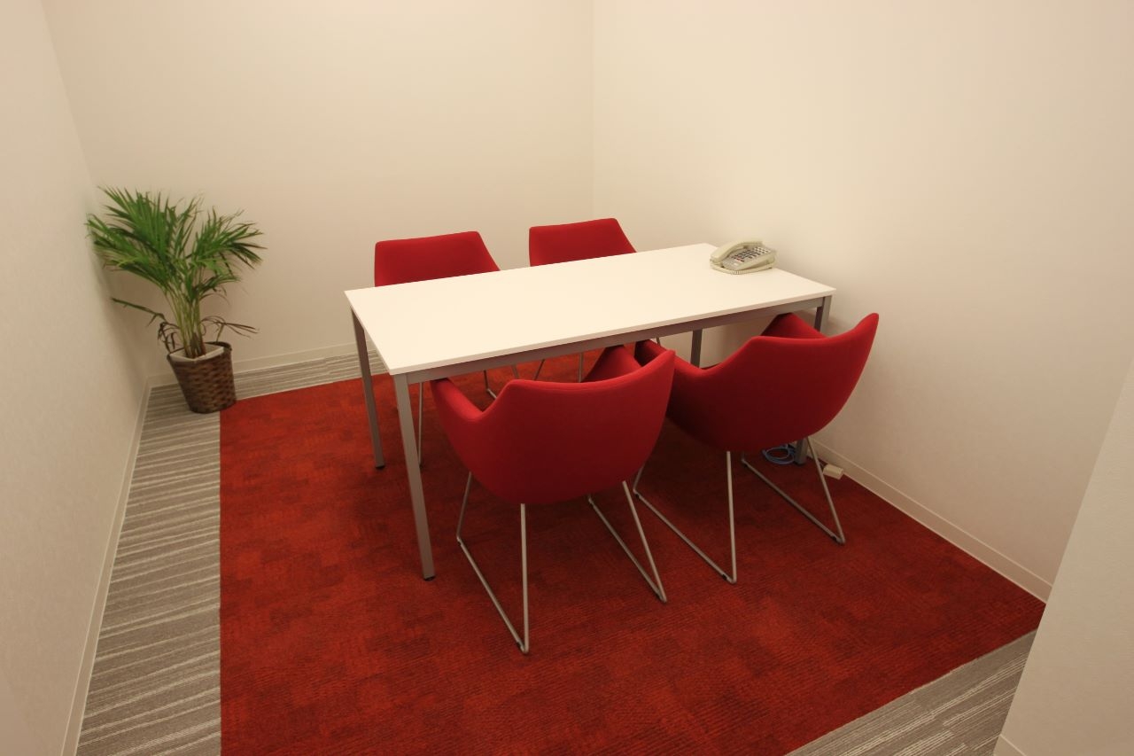 オフィスデザイン実績～流線型が各室にお客様を導く、水とエコを感じるオフィス