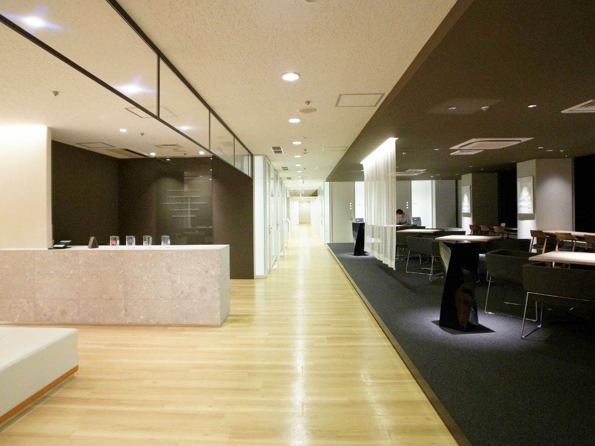 オフィスデザイン実績～D2C様の『PRIDE』を体現する、スタイリッシュで洗練されたオフィス