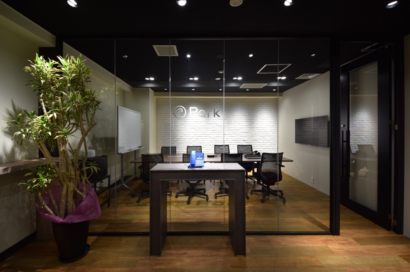 オフィスデザイン実績～urbanlike+cozy　自然と交流が育まれるコラボレーション空間