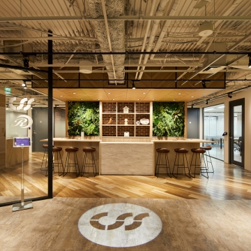 オフィスデザイン事例|働き方改革を実現。開放的で温もり溢れるデザイナーズオフィス