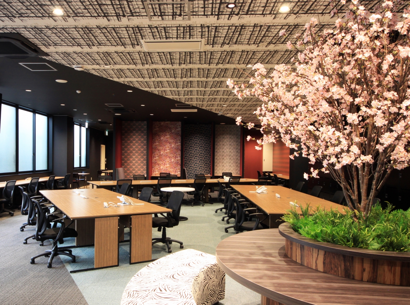 オフィスデザイン実績～日本への憧れ、希望、期待をカタチにした “Cool Japan” オフィス
