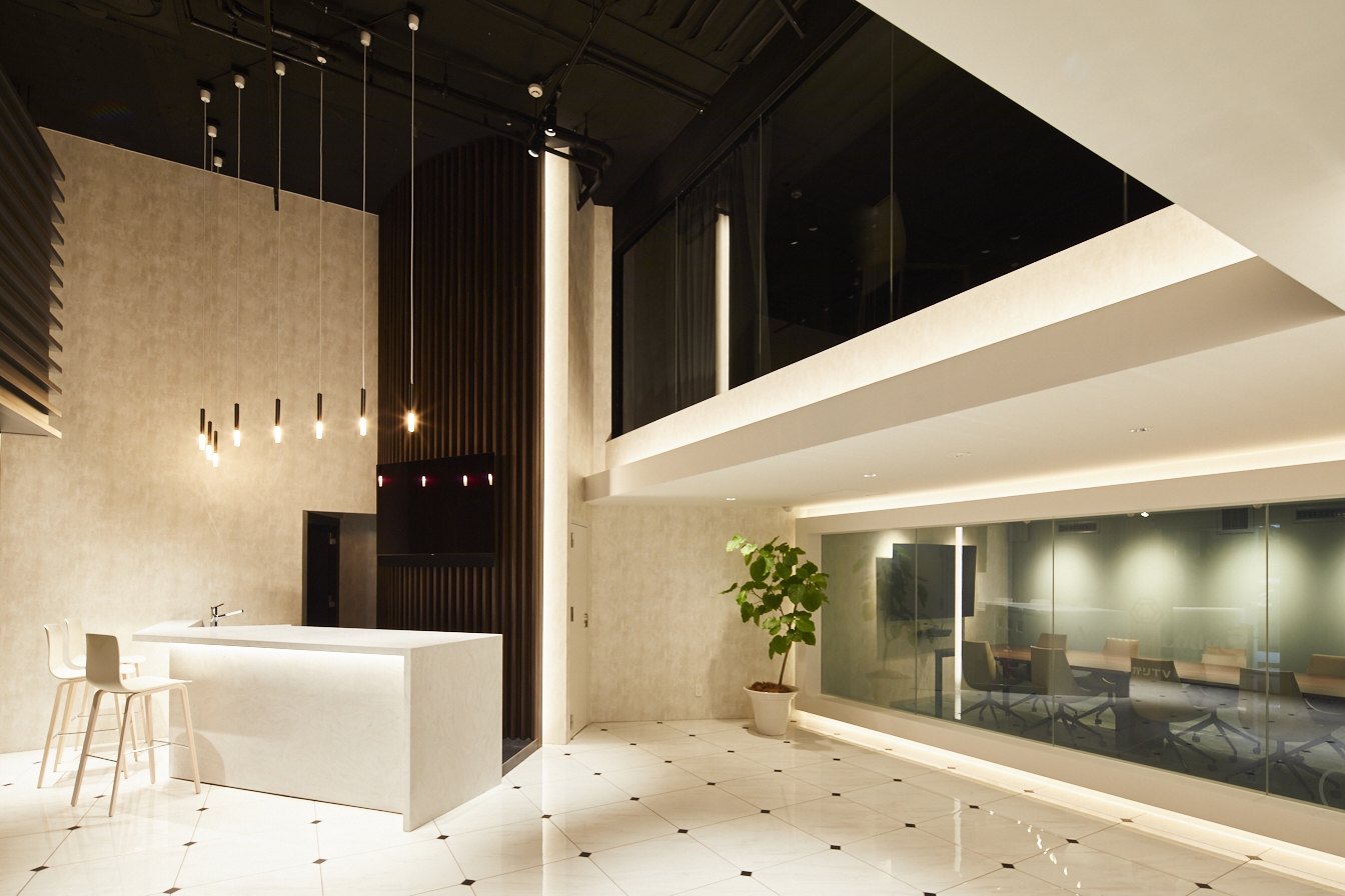 オフィスデザイン実績～素材感が織り出す上質な空間『Aoyama Lodge』