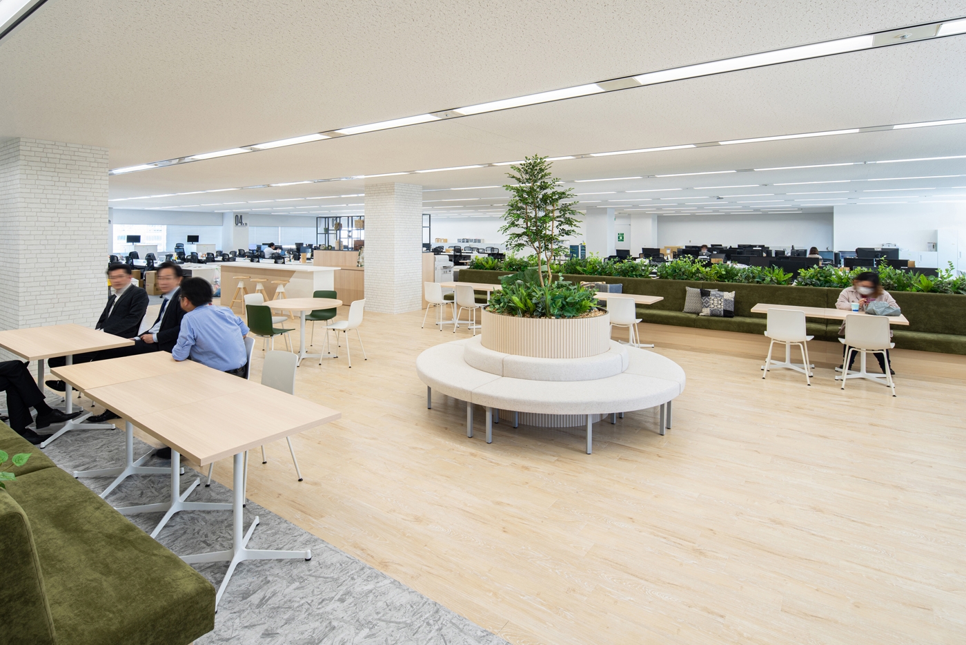 オフィスデザイン実績～先進性とナチュラルを併せ持つ次世代型ハイブリットオフィス
