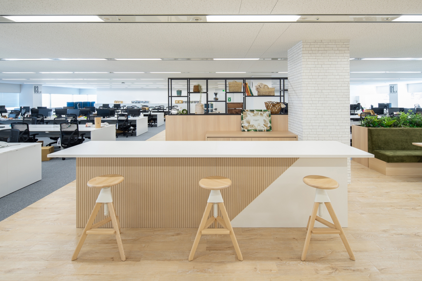 オフィスデザイン実績～先進性とナチュラルを併せ持つ次世代型ハイブリットオフィス