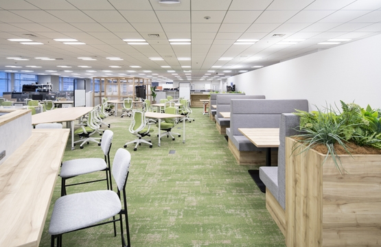オフィスデザイン事例|自ら働く場所を選択し、チームワーク・コラボレーションが実現できるオフィス